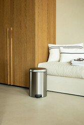 BRABANTIA - NEWICON FPP MATT STEEL PEDALLI ÇÖP KUTUSU 20L (1)