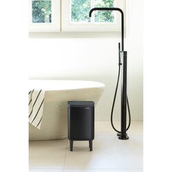 BRABANTIA - BO HI MAT SİYAH AYAKLI ÇÖP KUTUSU 7L (1)