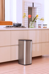 BRABANTIA - BO MATT STEEL FPP DOKUNMATİK ÇÖP KUTUSU 30L (1)