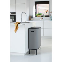 BRABANTIA - BO MINERAL CONCRETE GREY DOKUNMATİK ÇÖP KUTUSU 60L(PLASTİK İÇ KOVALI) (1)