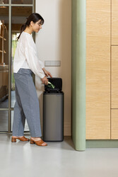 BRABANTIA - BO PLATINUM DOKUNMATİK ÇÖP KUTUSU 30L (1)