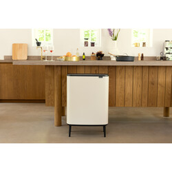 BRABANTIA - BO SOFT BEIGE HI DOKUNMATİK ÇÖP KUTUSU 60L (1)