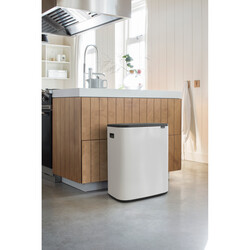 BRABANTIA - BO WHITE DOKUNMATİK ÇÖP KUTUSU 60L (1)