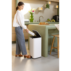 BRABANTIA - BO WHITE PEDALLI ÇÖP KUTUSU 30L (1)