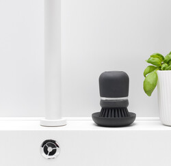 BRABANTIA - DARK GREY SABUN HAZNELİ BULAŞIK FIRÇASI (1)