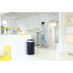 BRABANTIA - MATT BLACK DOKUNMATİK ÇÖP KUTUSU 60L (1)