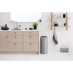 BRABANTIA - FPP MATT STEEL NEW DOKUNMATİK ÇÖP KUTUSU 30L (1)