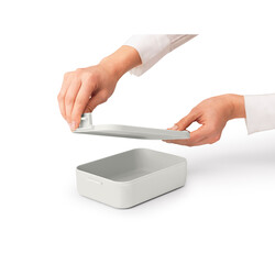 BRABANTIA - MAKE TAKE LIGHT GREY PLASTİK ORTA BOY YEMEK TAŞIMA KABI 1.1L