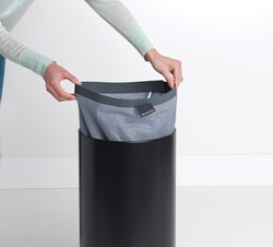 BRABANTIA - MATT BLACK MANTAR KAPAKLI ÇAMAŞIR SEPETİ 35L (1)