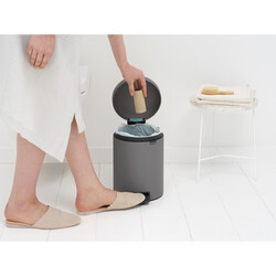 BRABANTIA - NEWICON CONCRETE GREY PEDALLI ÇÖP KUTUSU 5L (1)