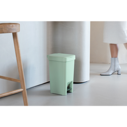 BRABANTIA - STEPUP JADE GREEN PLASTİK PEDALLI ÇÖP KUTUSU 10L (1)