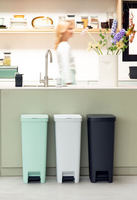 STEPUP YEŞİM YEŞİLİ PLASTİK PEDALLI ÇÖP KUTUSU 40L